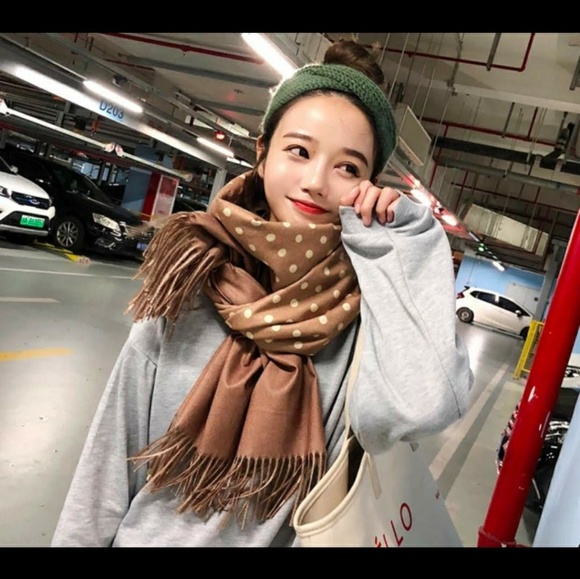 Women's scarf - Picture 5 of 5